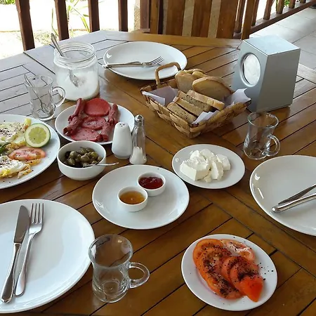 Carparis Bed and Breakfast *